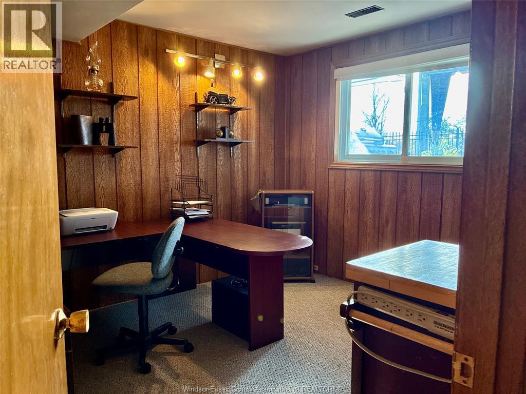 3596 Hemlock Property Photo 31