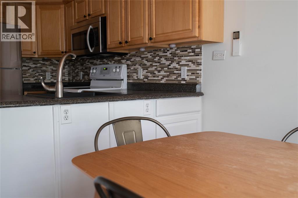 7424 Lakeshore Road Property Photo 8