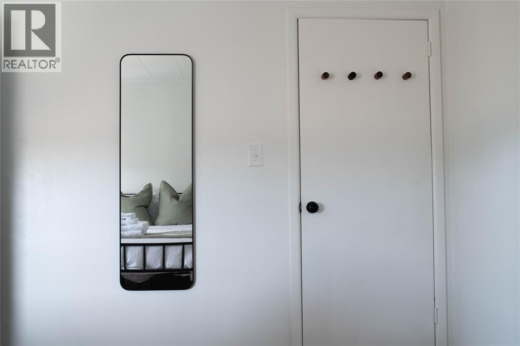 7424 Lakeshore Road Property Photo 14