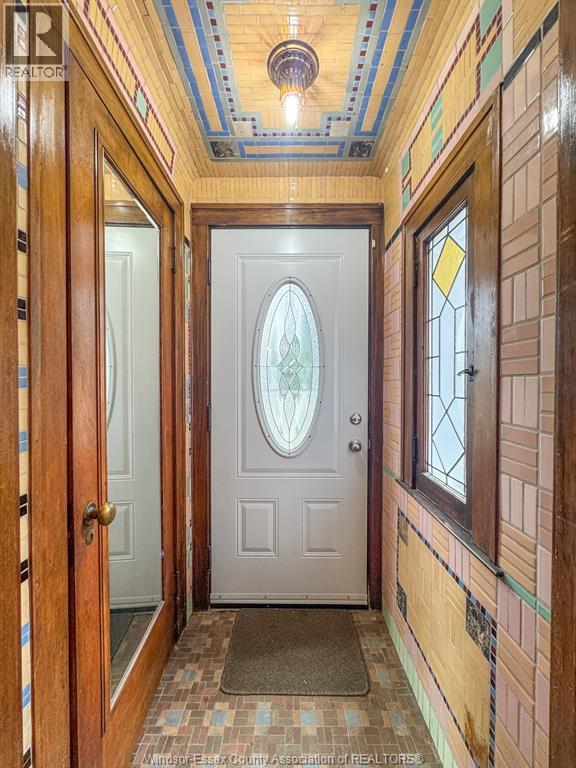 2270 Lillian Property Photo 7