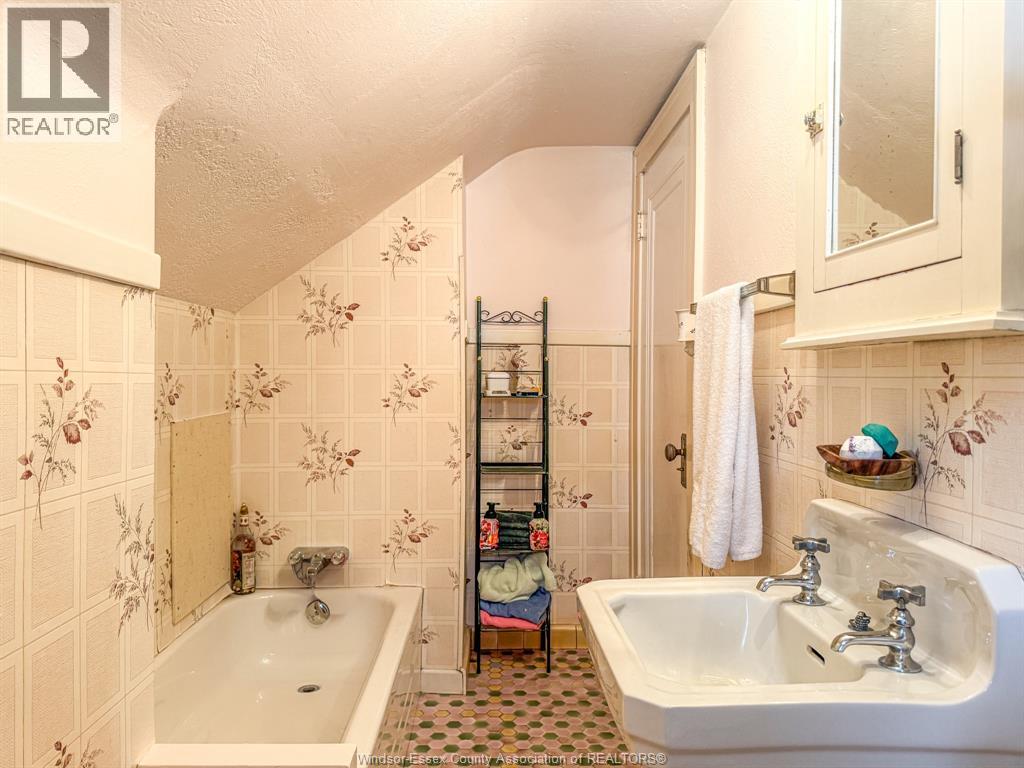 2270 Lillian Property Photo 35