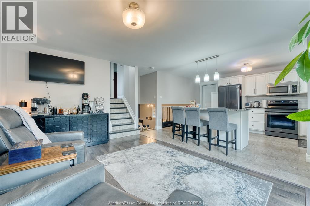 2920 Robillard Crescent Property Photo 4