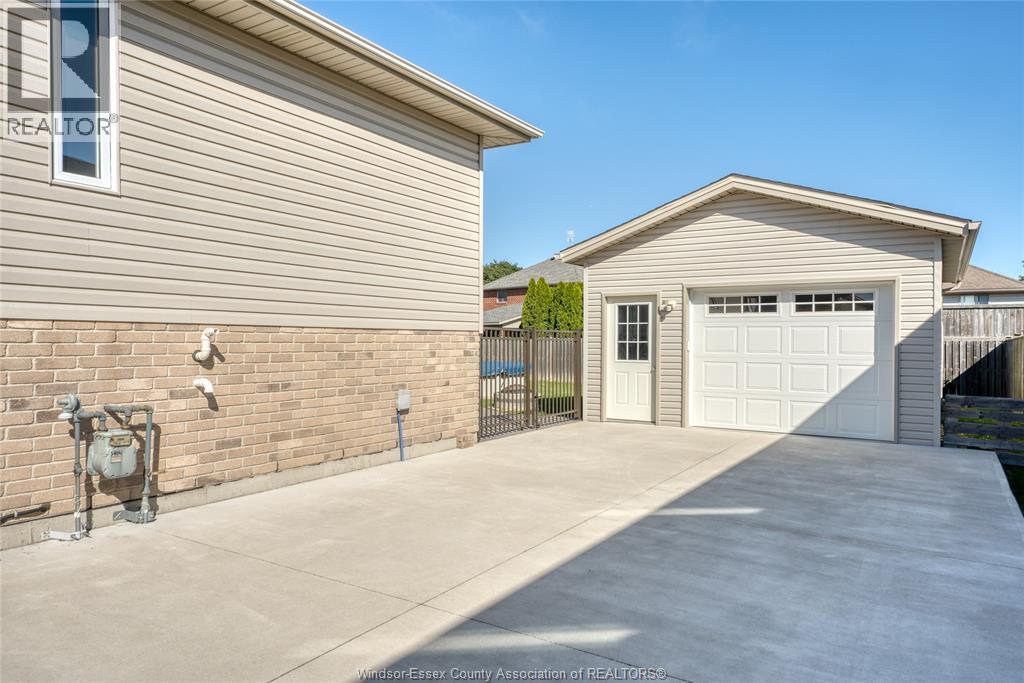 879 Westwood Property Photo 3