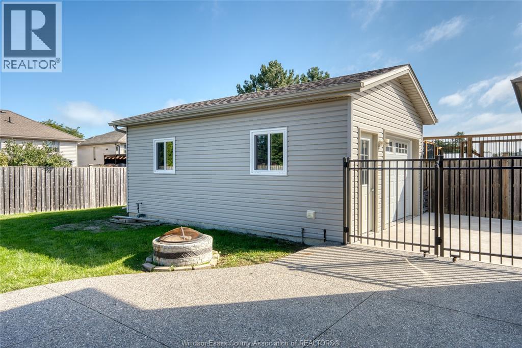 879 Westwood Property Photo 4