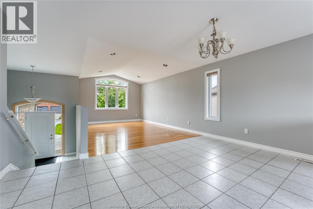 879 Westwood Property Photo 8