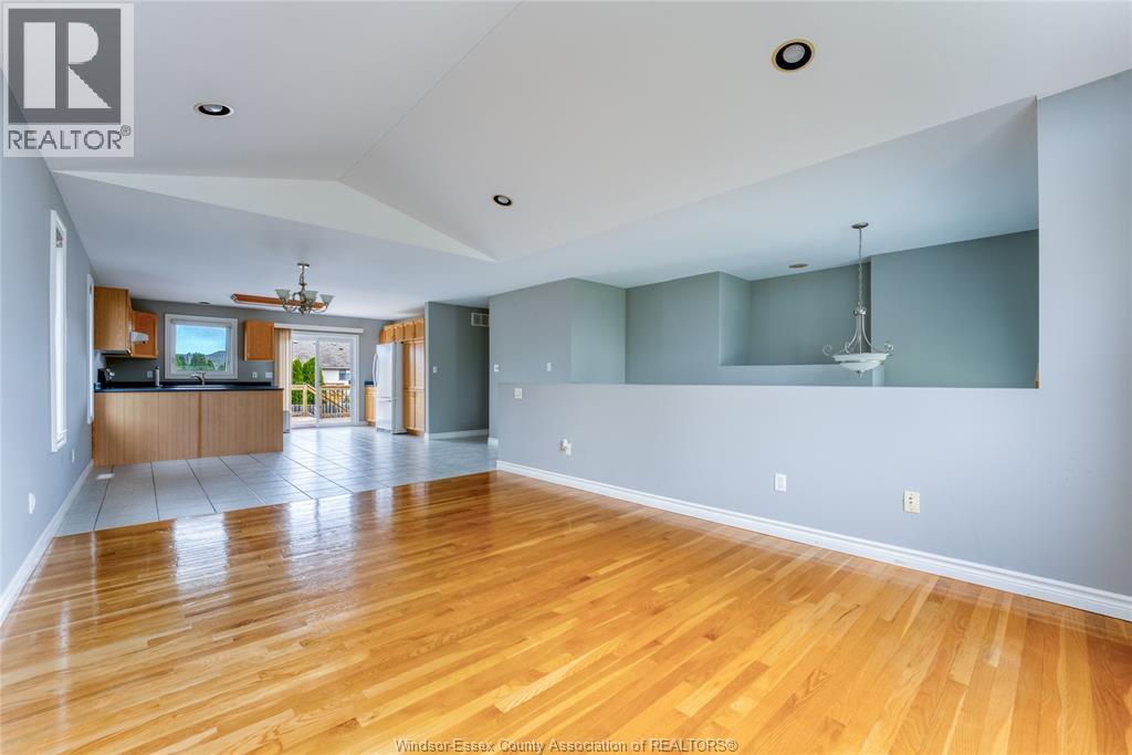 879 Westwood Property Photo 11