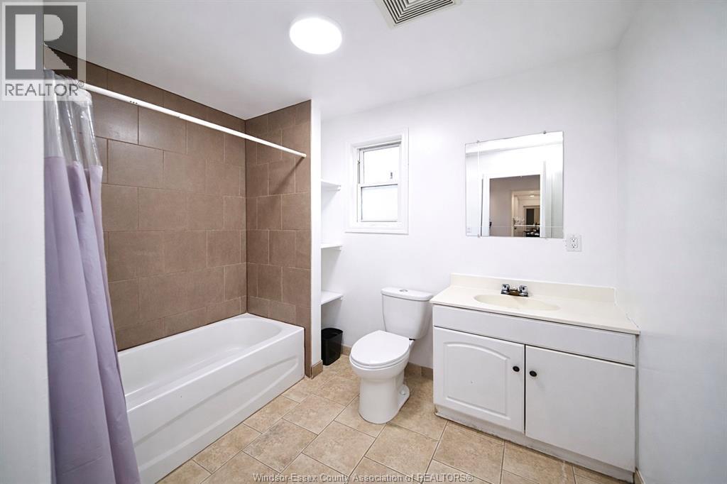 3463 Harris Street Property Photo 10