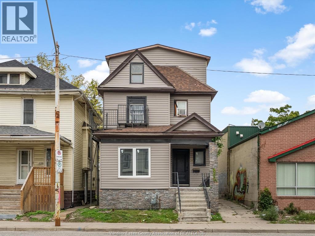 446 WYANDOTTE STREET West Property Photo 1