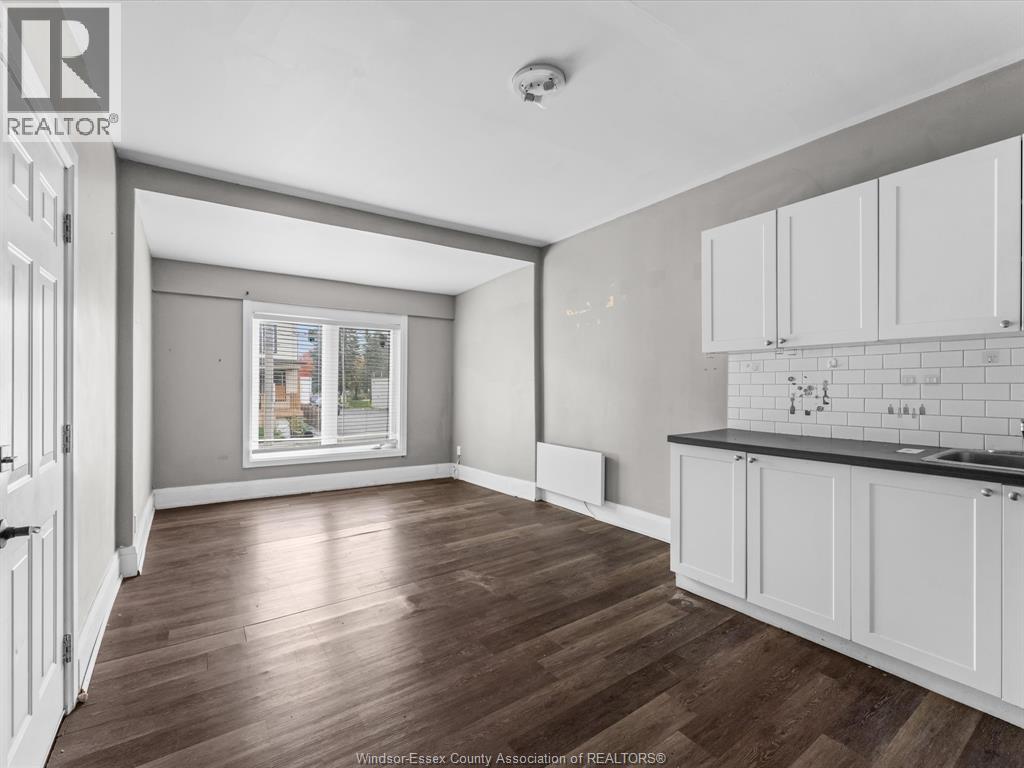 446 Wyandotte Street West Property Photo 2