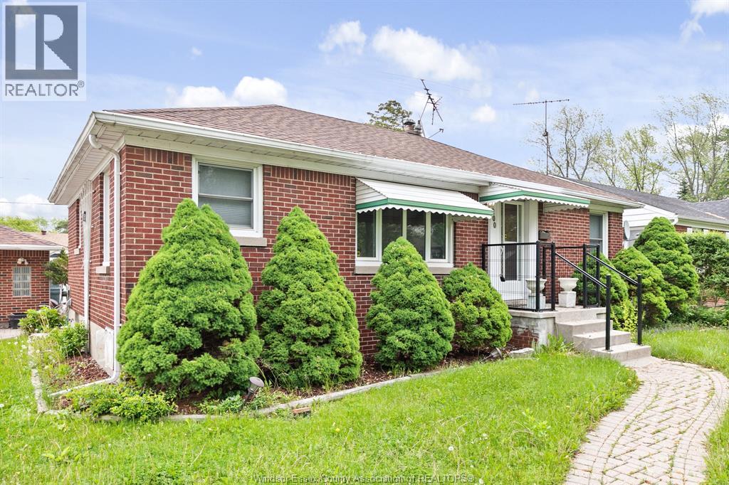 3200 Longfellow Avenue Property Photo 1