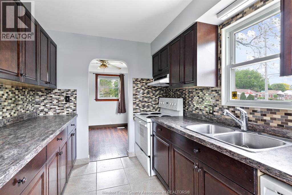 3200 Longfellow Avenue Property Photo 6