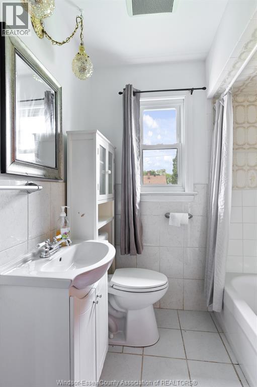 3200 Longfellow Avenue Property Photo 10