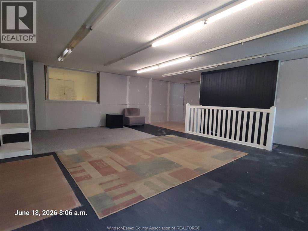 4776 Wyandotte Street East Property Photo 7