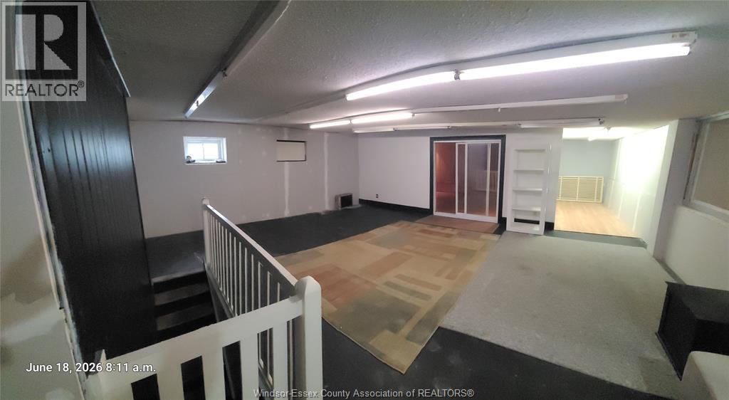 4776 Wyandotte Street East Property Photo 10
