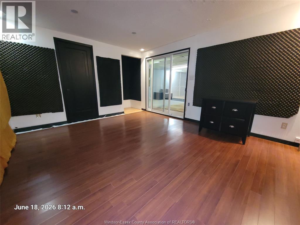 4776 Wyandotte Street East Property Photo 12