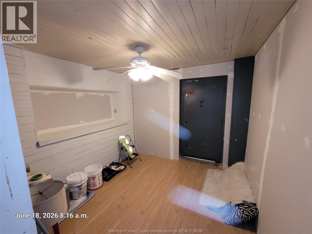 4776 Wyandotte Street East Property Photo 15