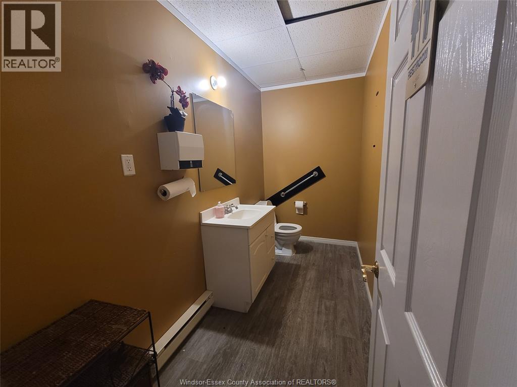 4776 Wyandotte Street East Property Photo 30