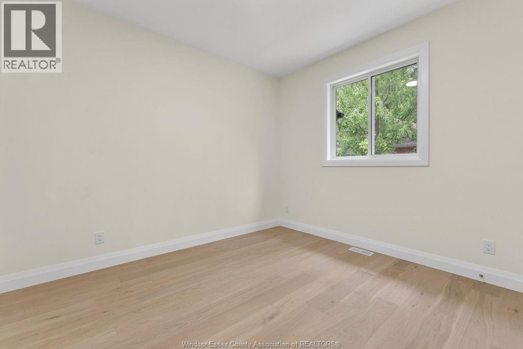 476 Railway Avenue Property Photo 7