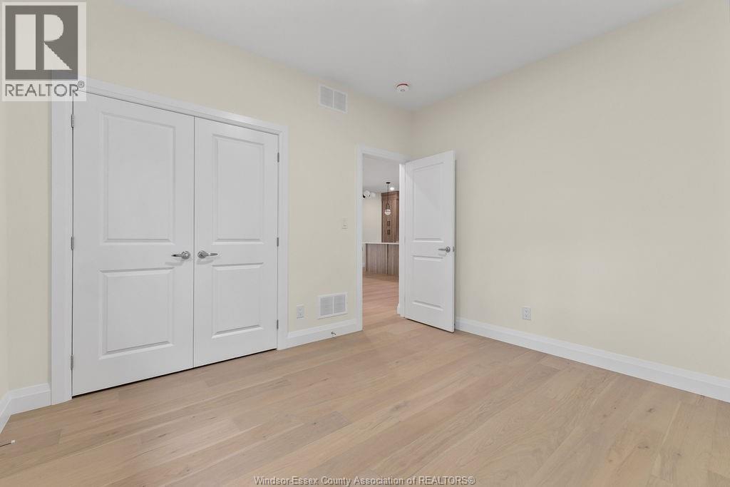 476 Railway Avenue Property Photo 8