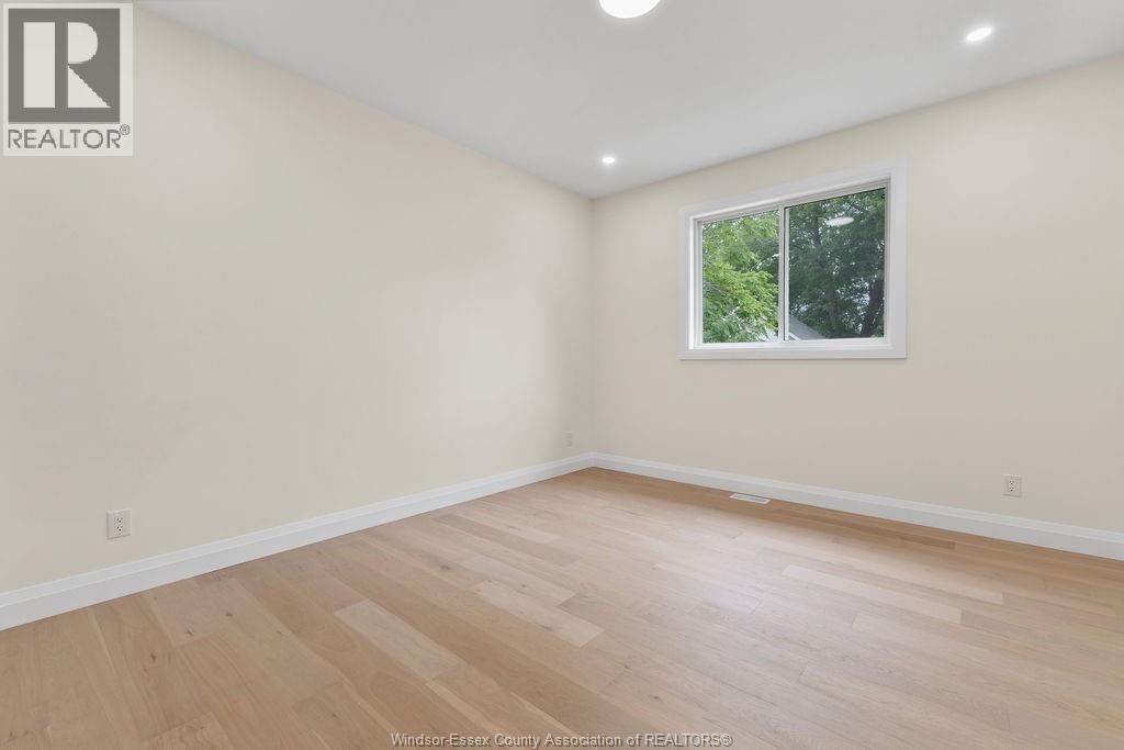 476 Railway Avenue Property Photo 9