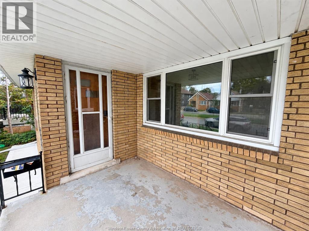 1425 Giles Boulevard East Property Photo 3