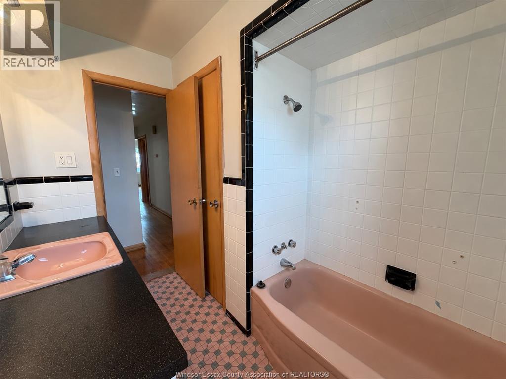 1425 Giles Boulevard East Property Photo 19