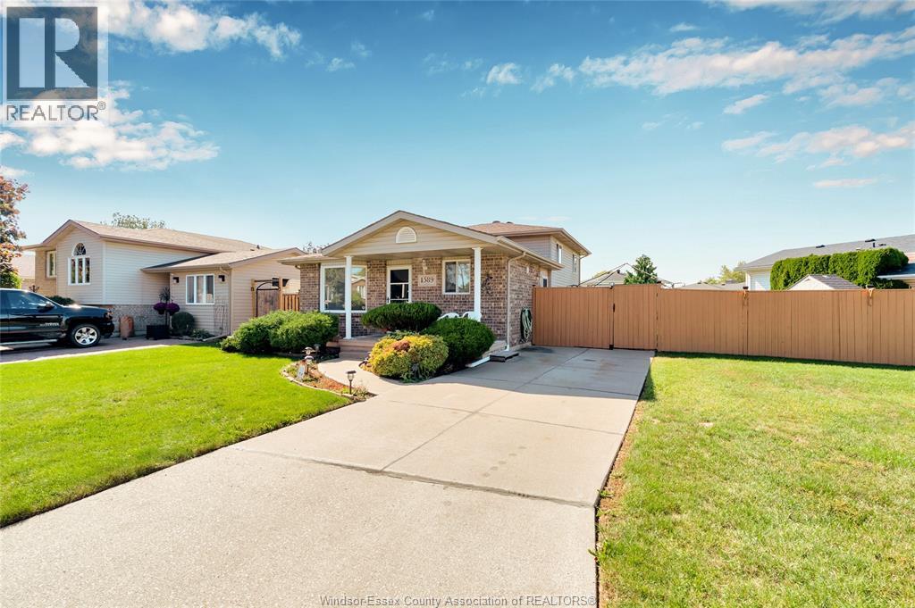 1589 Blairwood Crescent Unit# House Property Photo 2