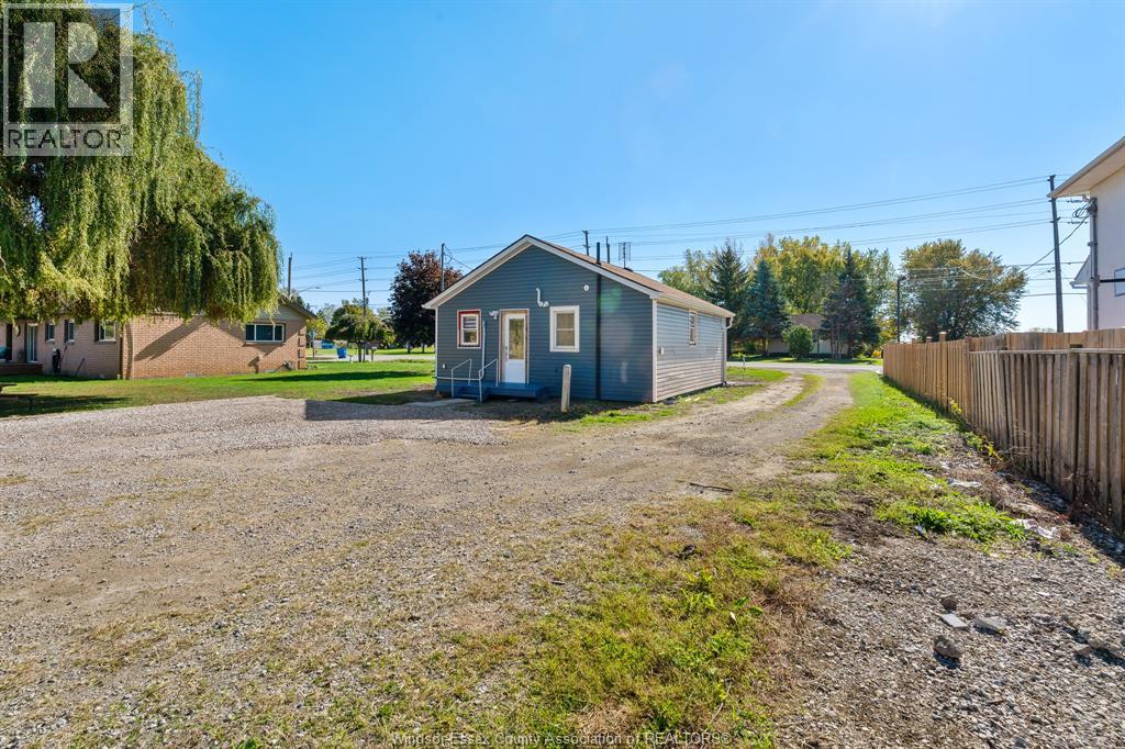 9549 Malden Road Property Photo 3