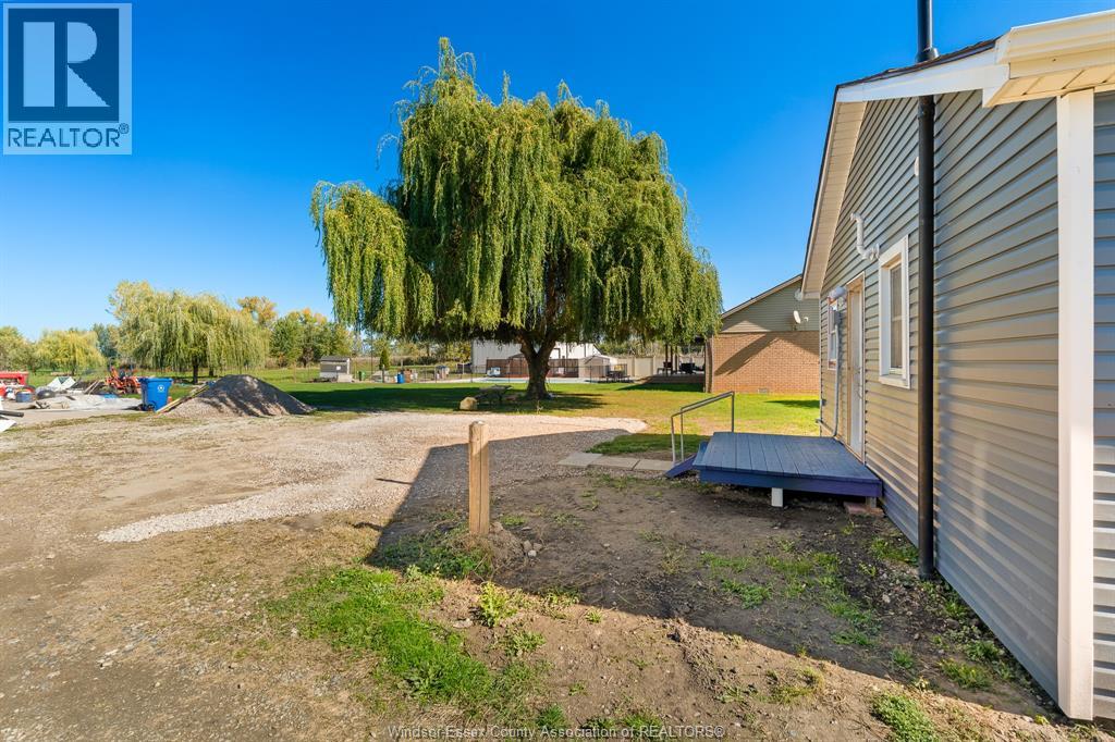 9549 Malden Road Property Photo 4