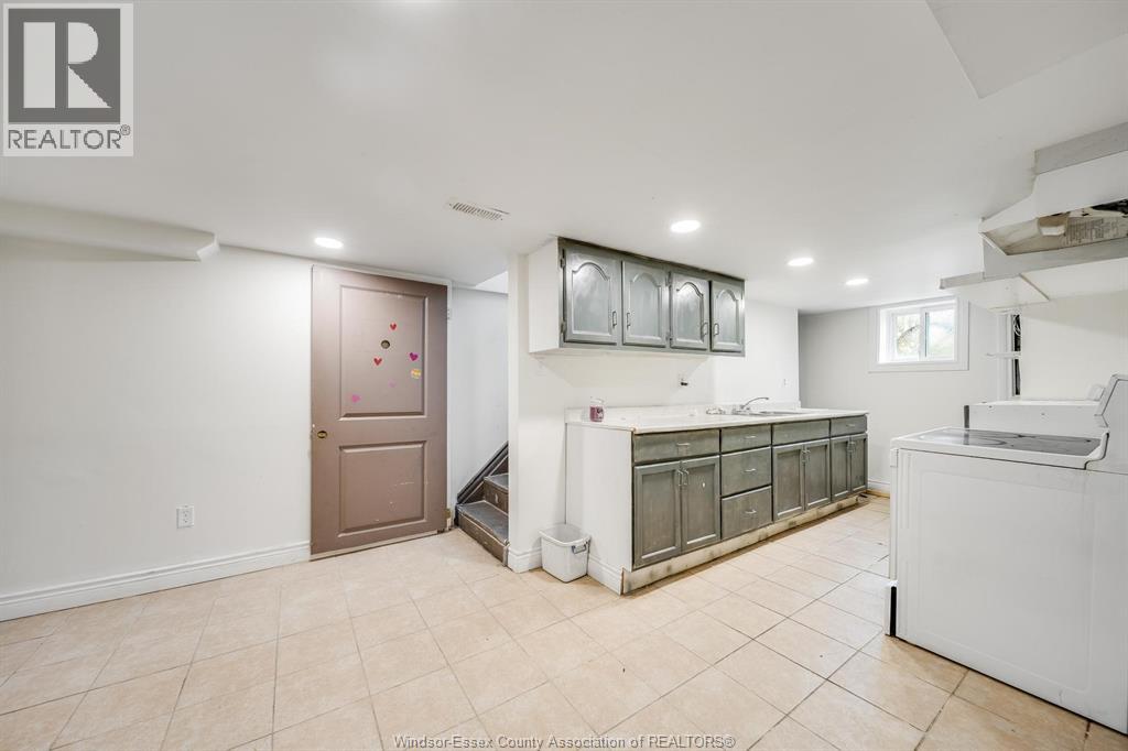 1408 Dougall Avenue Property Photo 22