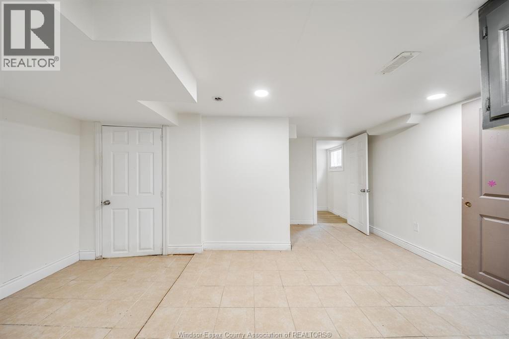 1408 Dougall Avenue Property Photo 23