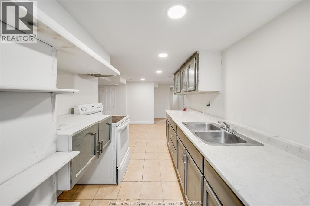 1408 Dougall Avenue Property Photo 27