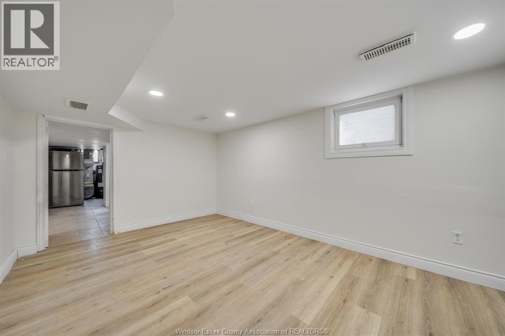 1408 Dougall Avenue Property Photo 33