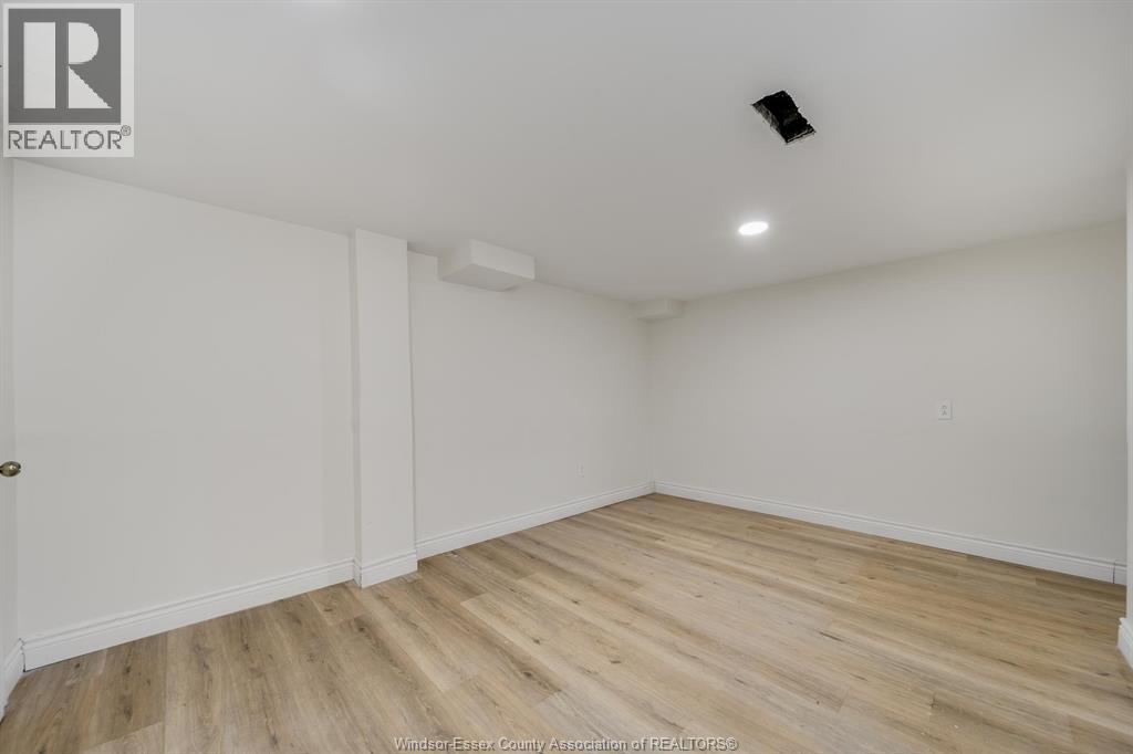 1408 Dougall Avenue Property Photo 34