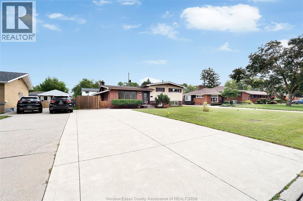 4100 Mount Royal Property Photo 3