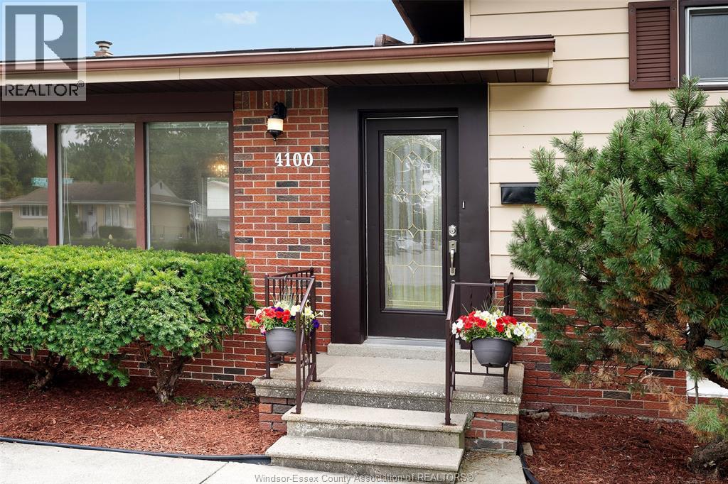 4100 Mount Royal Property Photo 4
