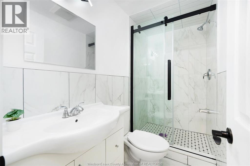 4100 Mount Royal Property Photo 27