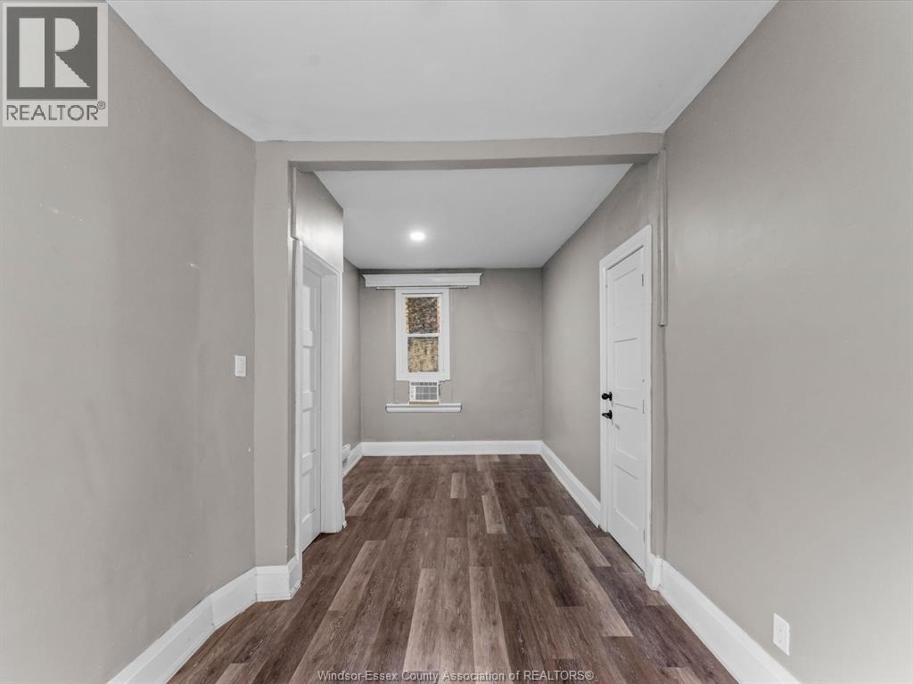 446 Wyandotte Street West Property Photo 6