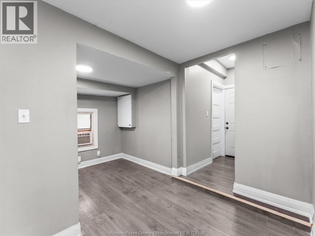 446 Wyandotte Street West Property Photo 13