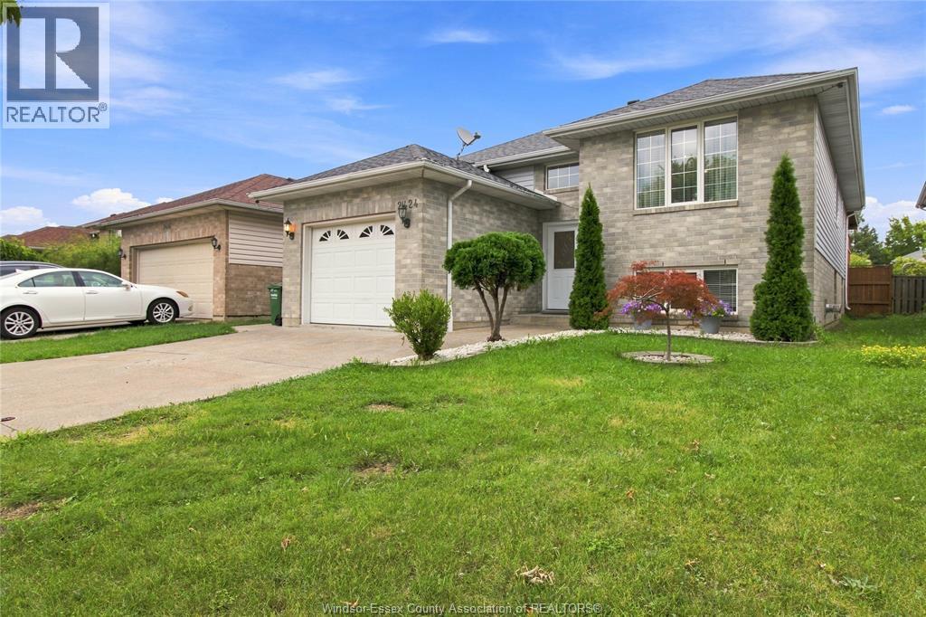 2424 Timbercrest Avenue Property Photo 4