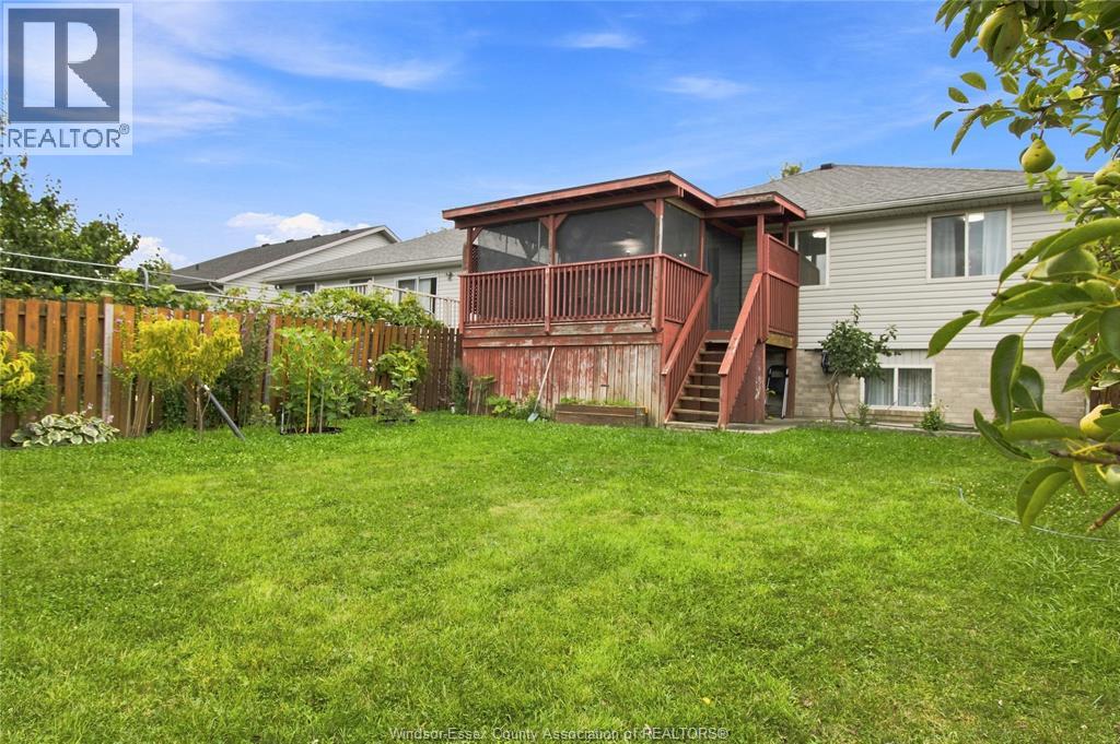 2424 Timbercrest Avenue Property Photo 8