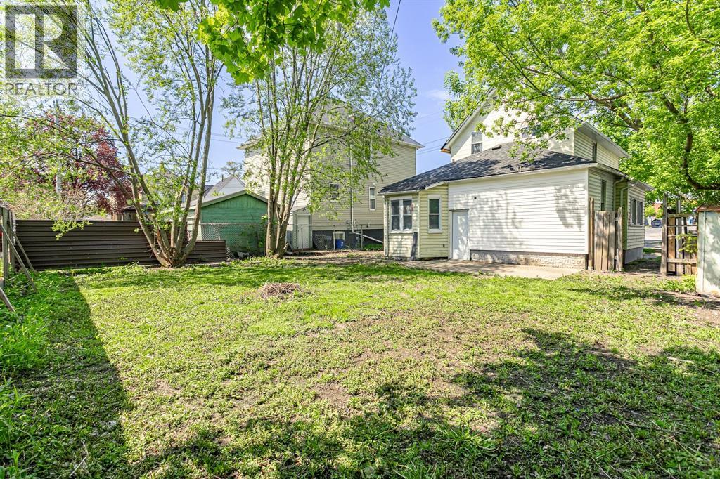 136 Brock Street North Property Photo 23