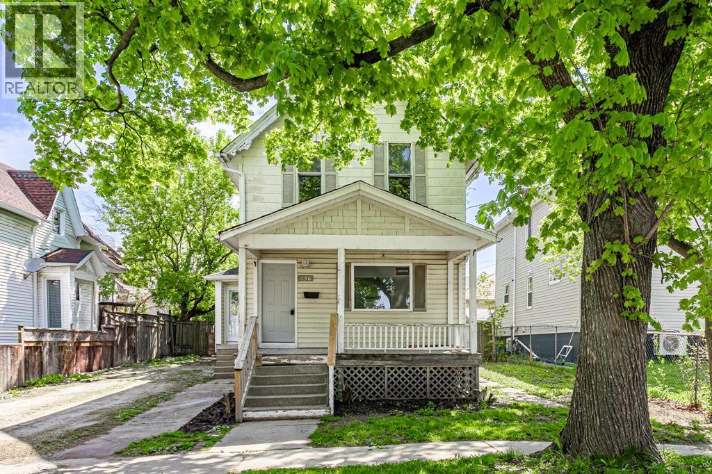 136 Brock STREET North Property Photo 1
