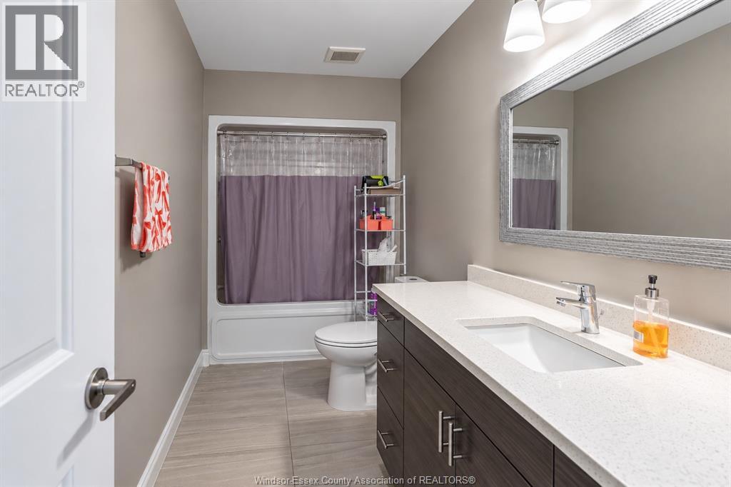 3619 Hallee Crescent Property Photo 9