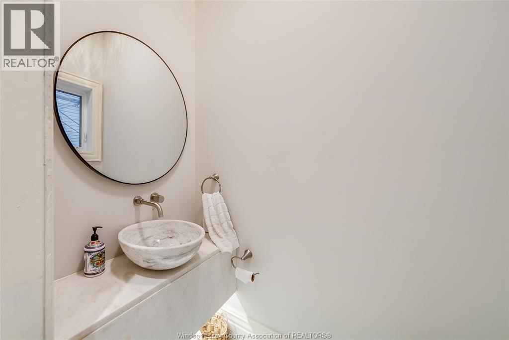719 Victoria Property Photo 17