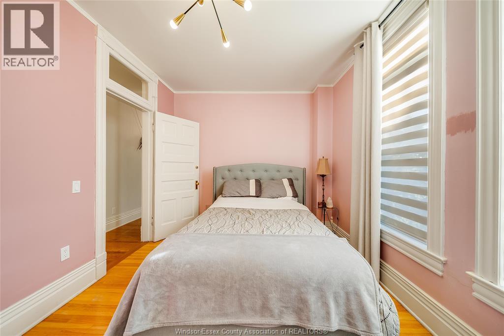 719 Victoria Property Photo 24