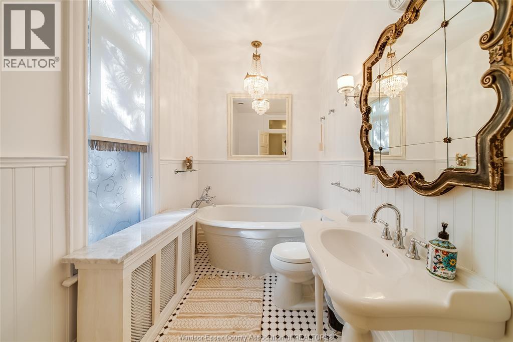 719 Victoria Property Photo 25