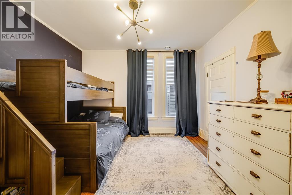 719 Victoria Property Photo 27