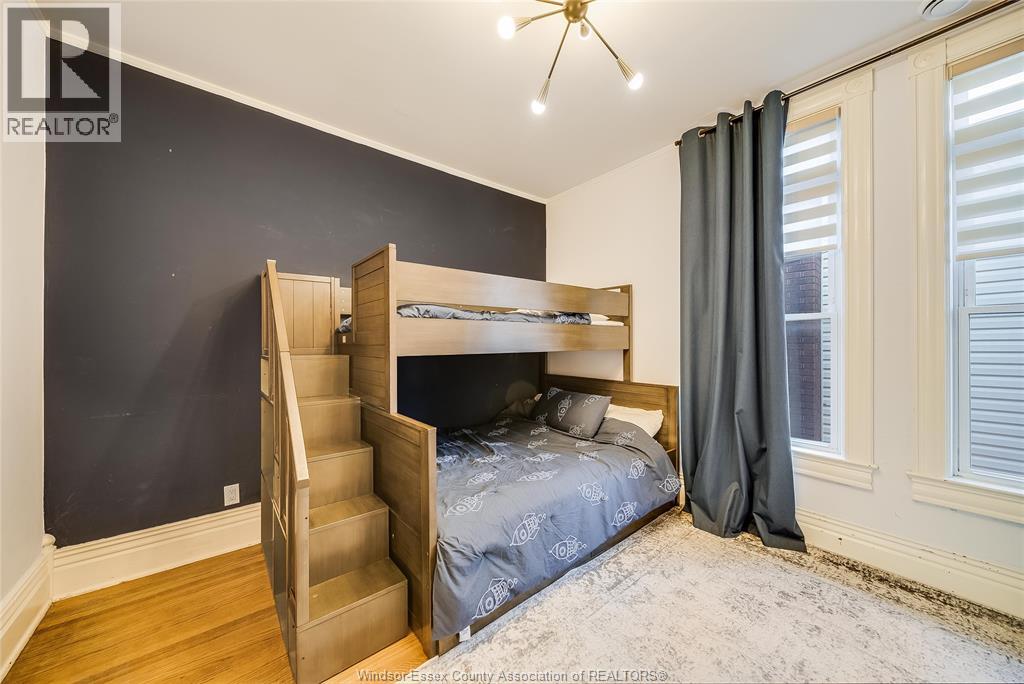 719 Victoria Property Photo 28