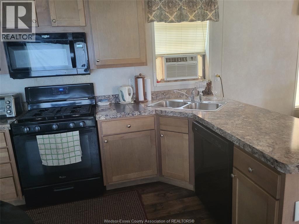21 Wilder South Property Photo 7